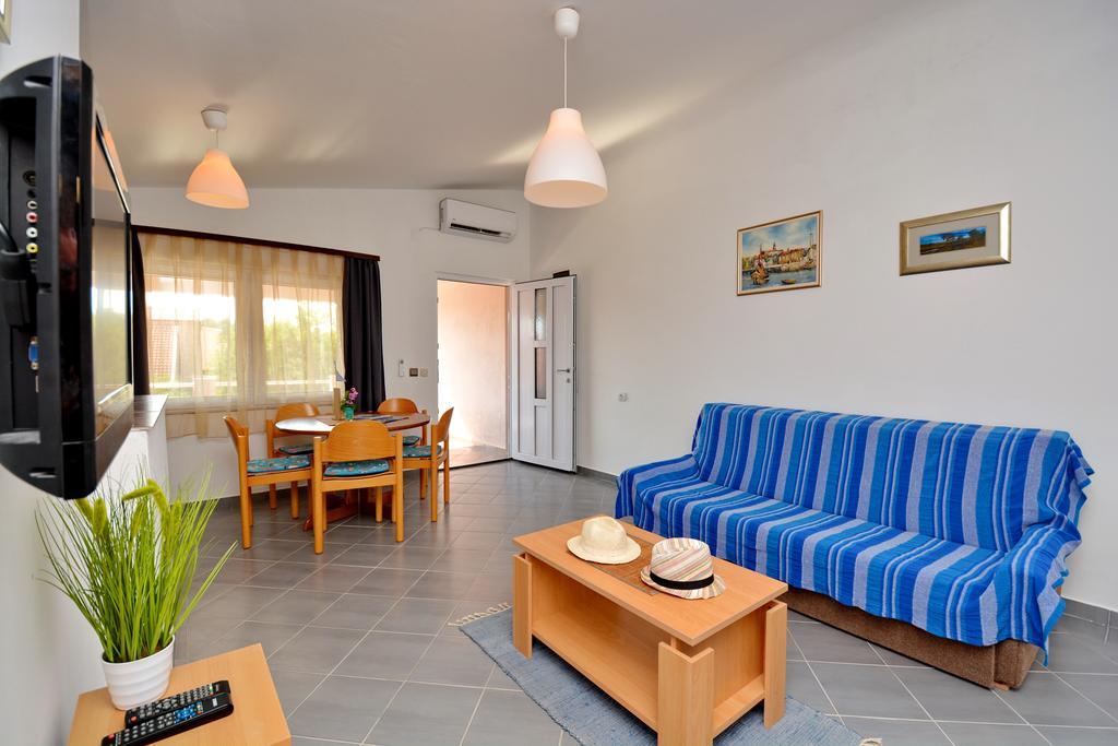 Apartment Marijana Vir Luaran gambar