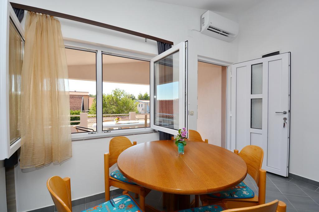 Apartment Marijana Vir Luaran gambar
