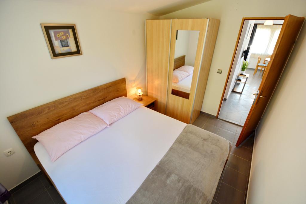 Apartment Marijana Vir Luaran gambar