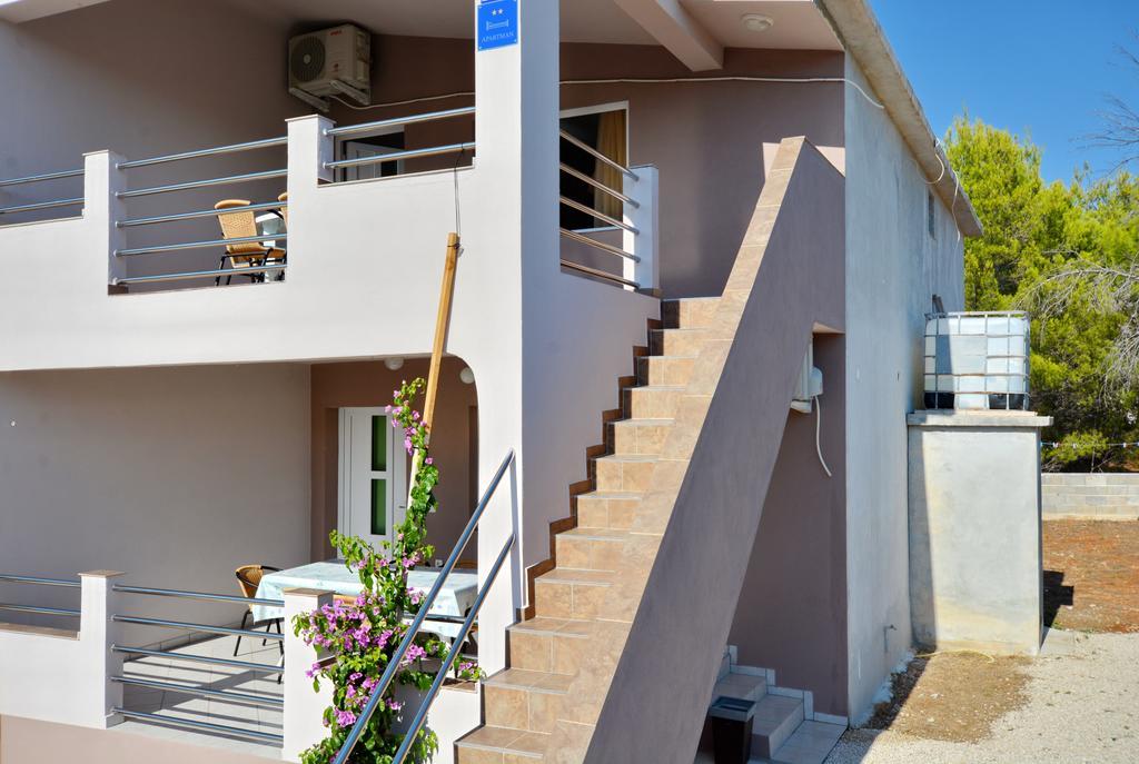 Apartment Marijana Vir Luaran gambar