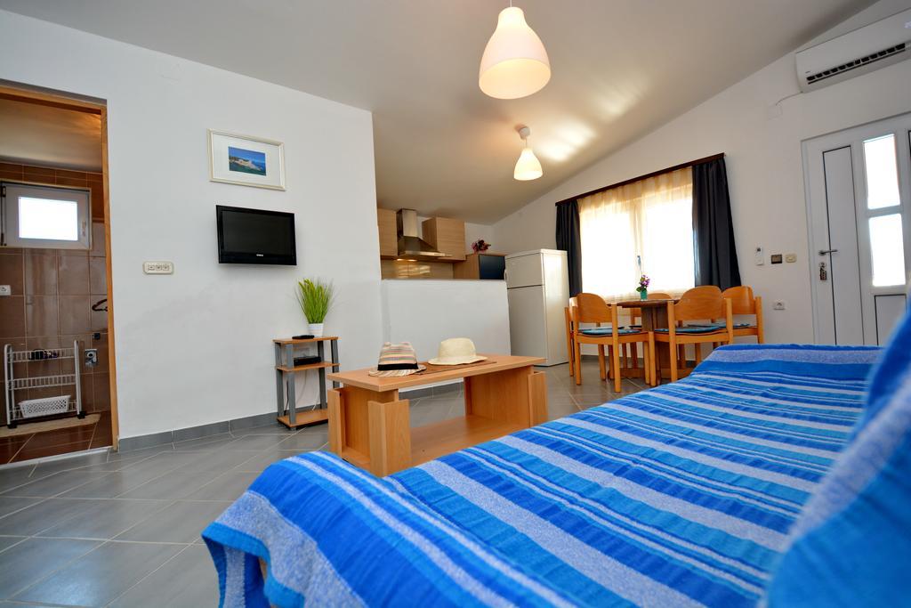 Apartment Marijana Vir Luaran gambar