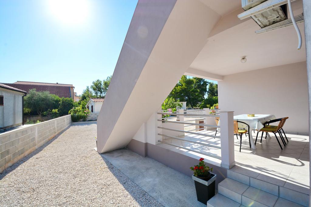 Apartment Marijana Vir Luaran gambar