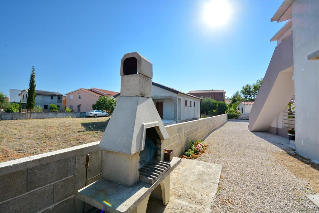Apartment Marijana Vir Luaran gambar
