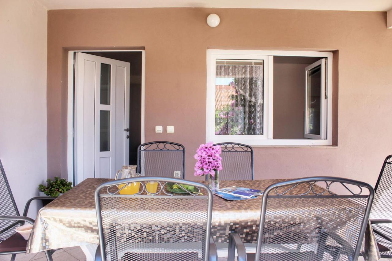 Apartment Marijana Vir Luaran gambar