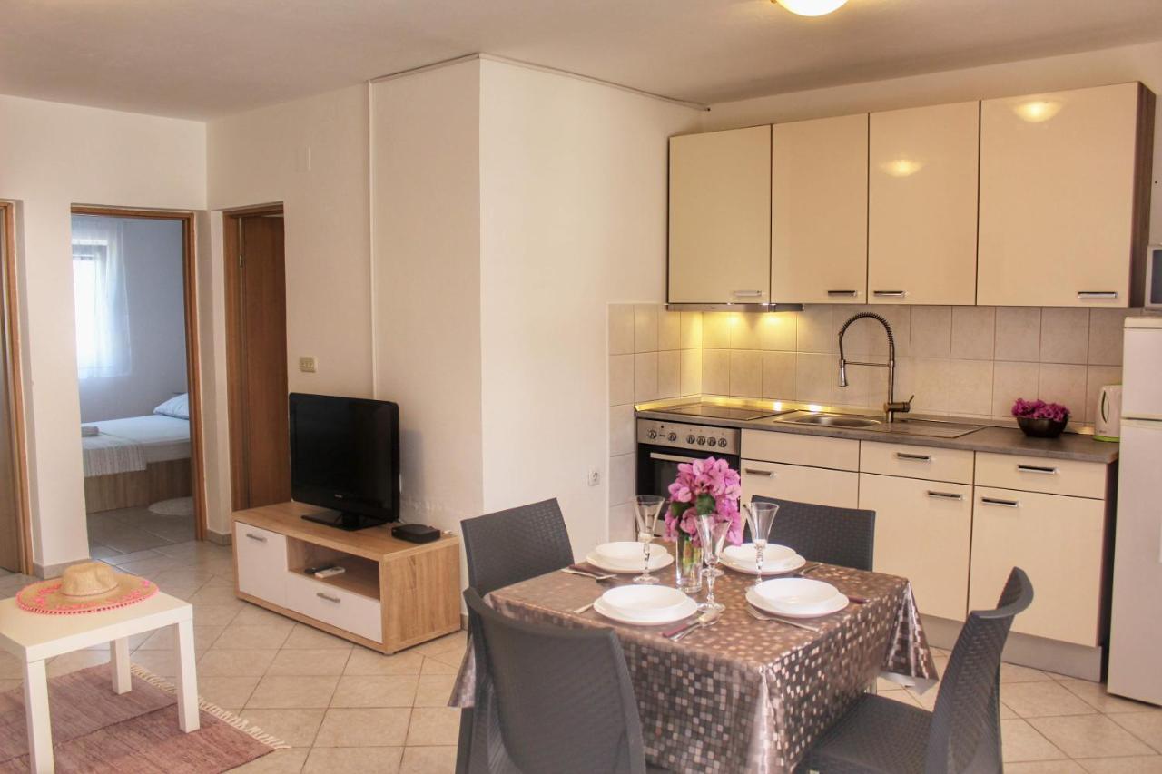 Apartment Marijana Vir Luaran gambar
