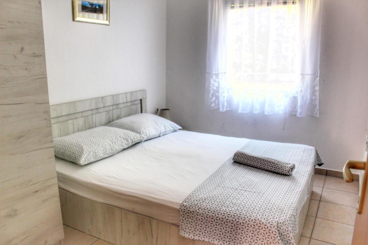 Apartment Marijana Vir Luaran gambar