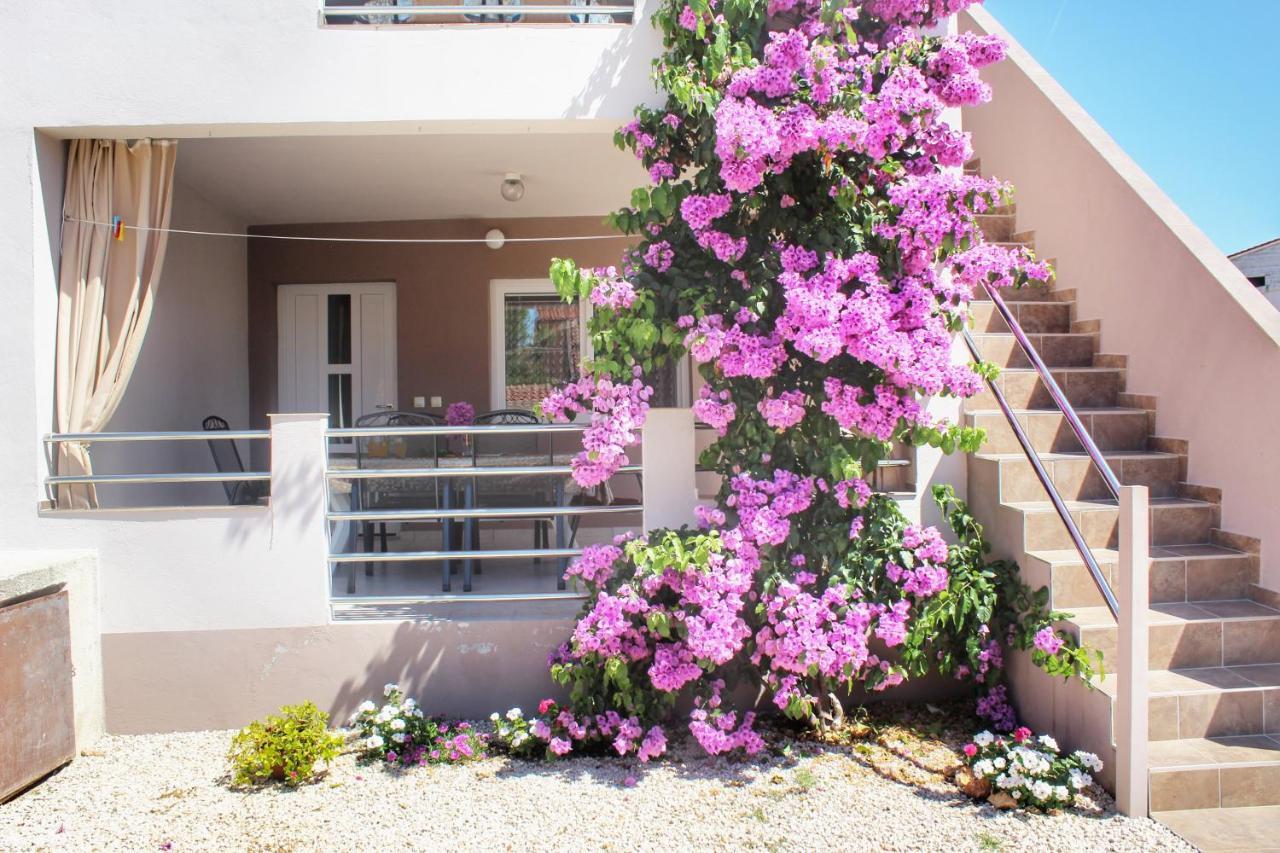 Apartment Marijana Vir Luaran gambar