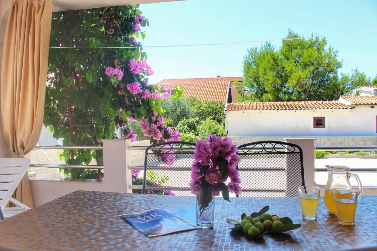 Apartment Marijana Vir Luaran gambar