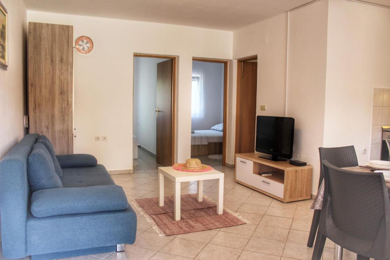 Apartment Marijana Vir Luaran gambar