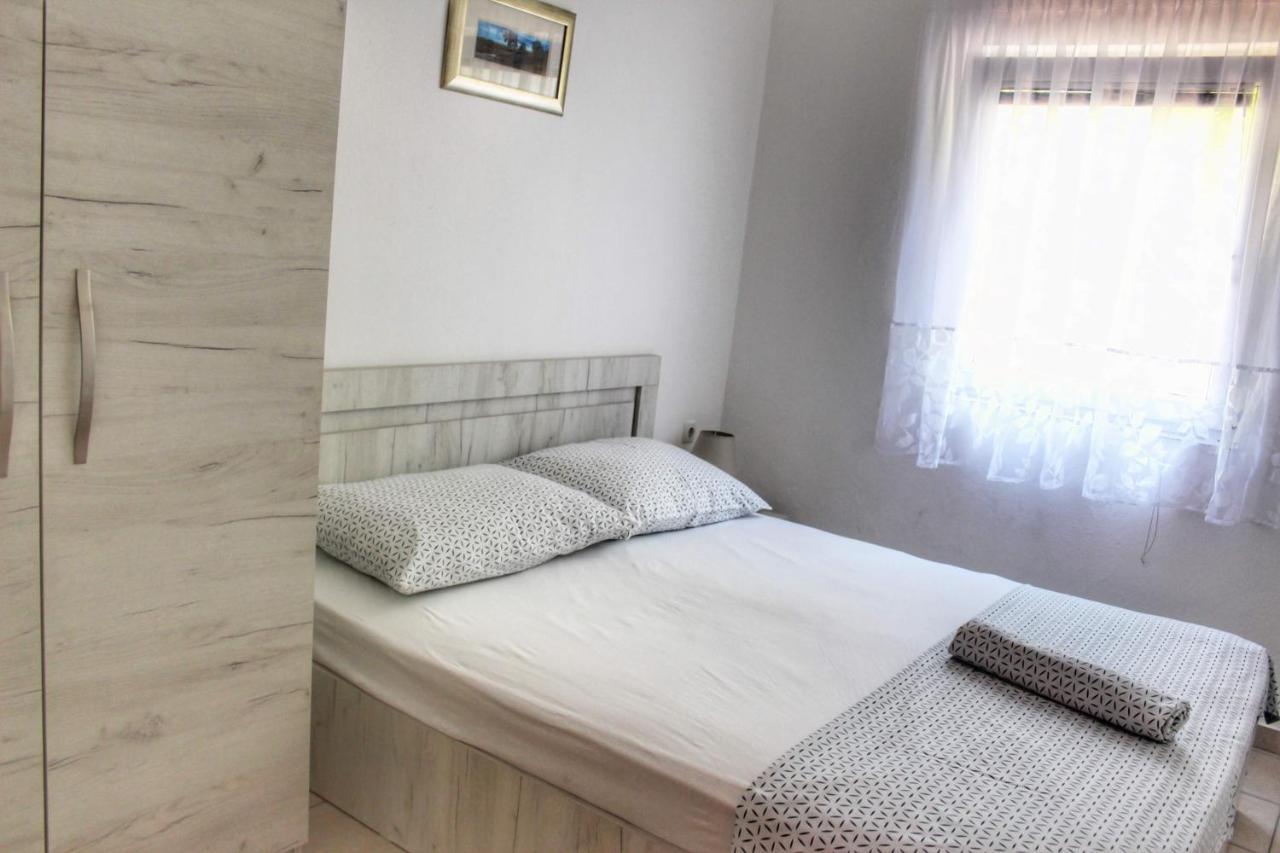 Apartment Marijana Vir Luaran gambar