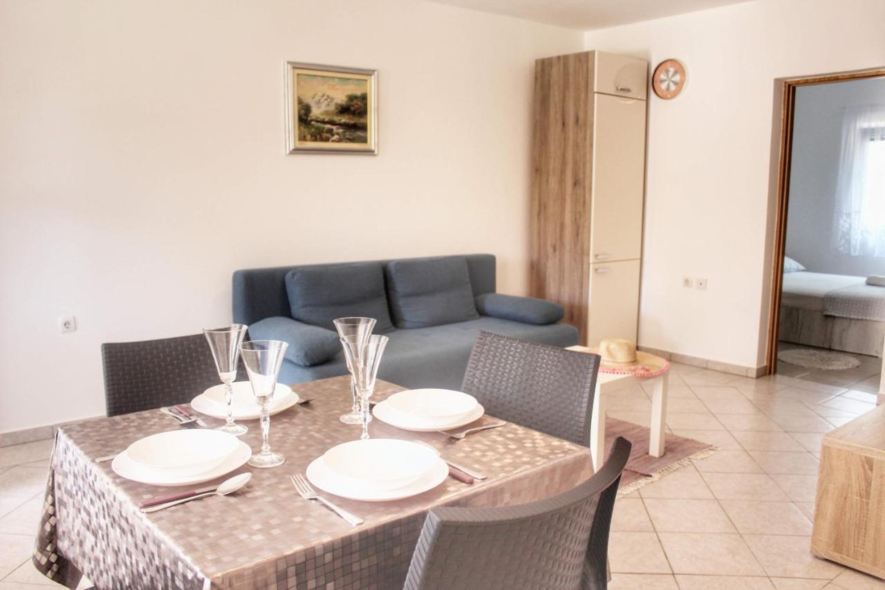 Apartment Marijana Vir Luaran gambar